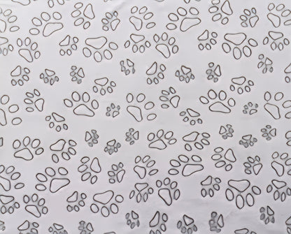Haustierdecke mit Pfotenmuster